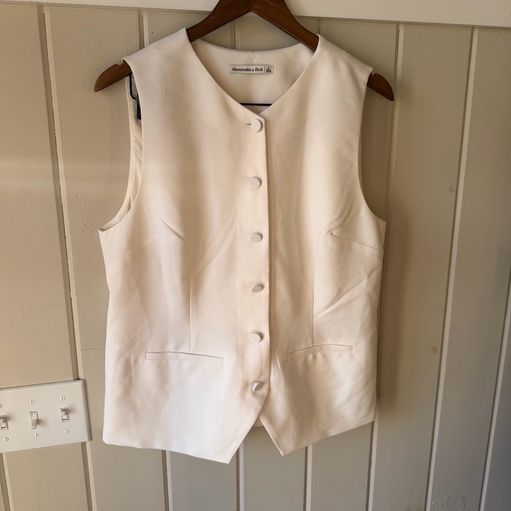 Abercrombie & Fitch Cream Lined Button-Up Vest, Size Large, Like New - Picture 2 of 8